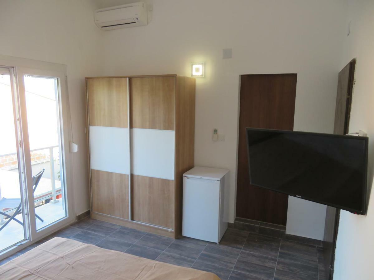 Vila Velvet Hotel Starigrad Paklenica Exterior photo