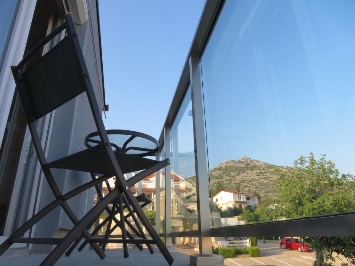 Vila Velvet Hotel Starigrad Paklenica Exterior photo